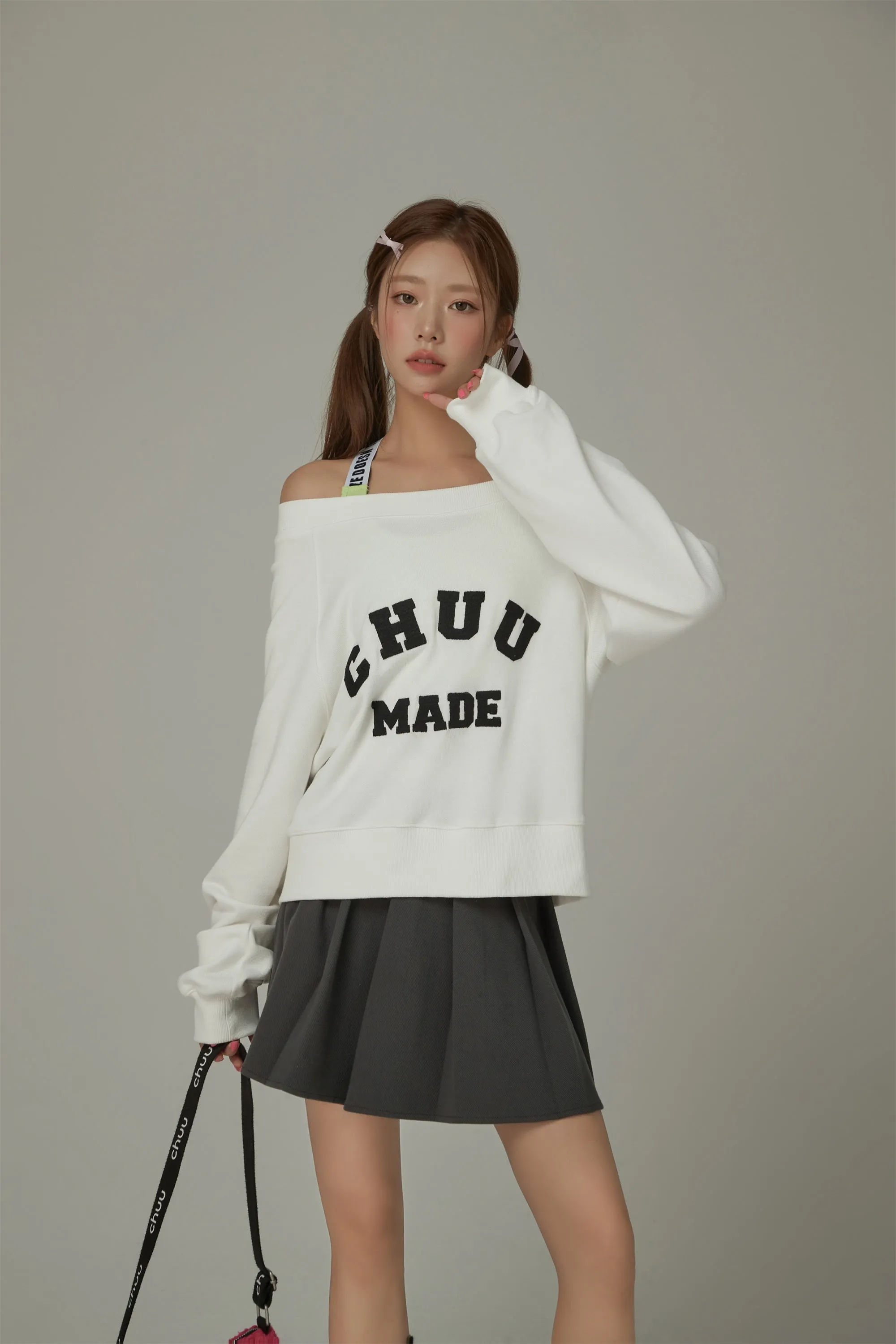 Chuu Made Off The Shoulders Loose Sweatshirt