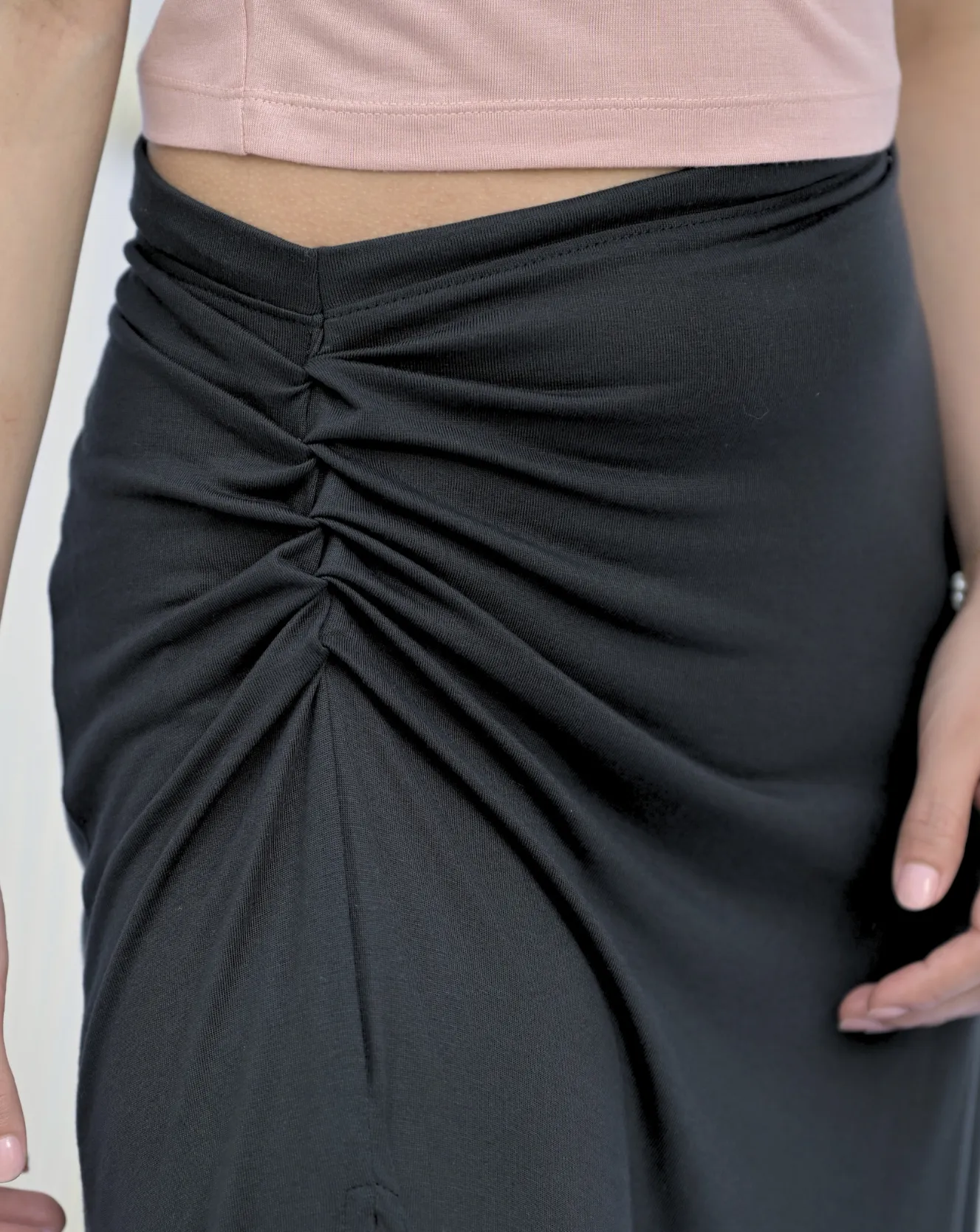 Flowy midi skirt Black